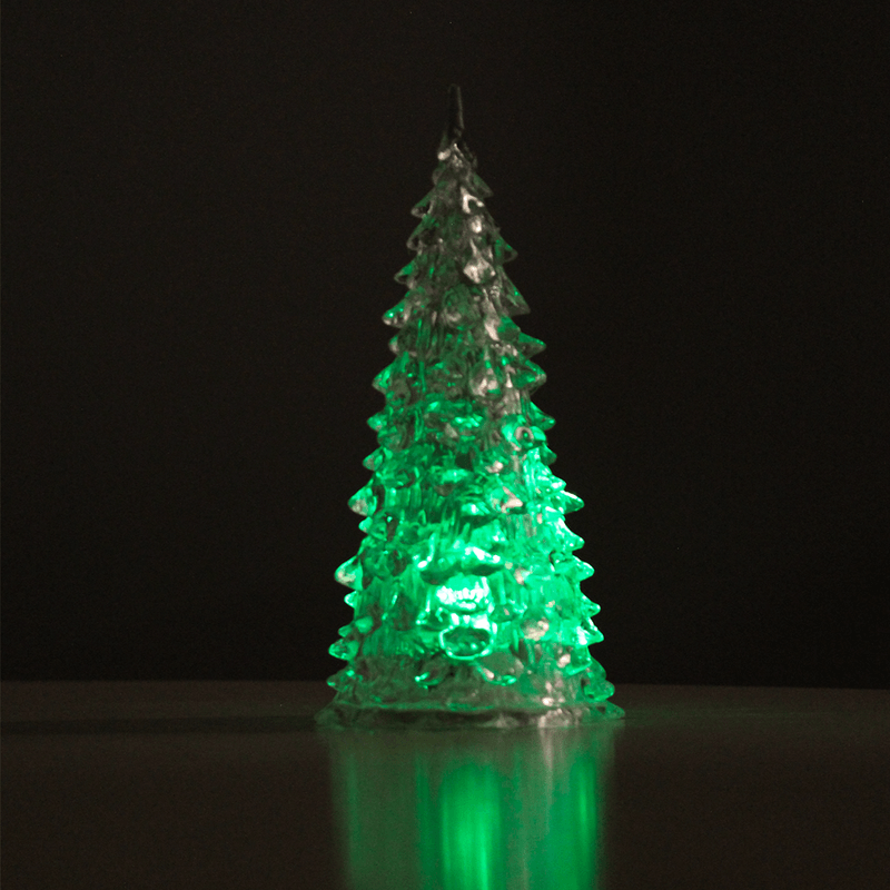 Arvore-com-luz-piscante-luz-verde