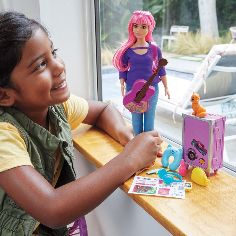BARBIE-EXPLORAR-E-DESCOBRIR-DAISY-FWV26_2