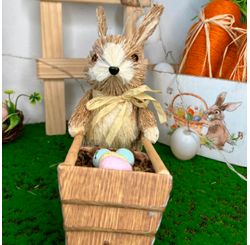 Coelho de Palha C/ Carrinho de Ovos 19cm