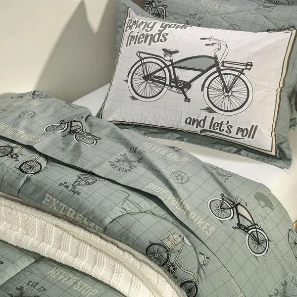 COLCHA COM PORTA TRAVESSEIRO 200 FIOS INFANTIL BIKE.jpg
